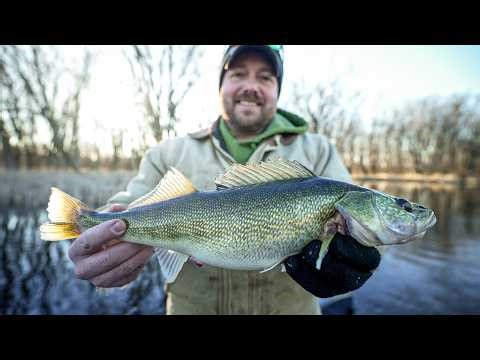 THE BITE IS ON! | Jig Fishing the Wolf River Walleye Run