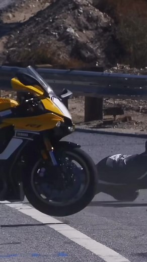 Yamaha R1 Crash: Biker Walks Away Uninjured
