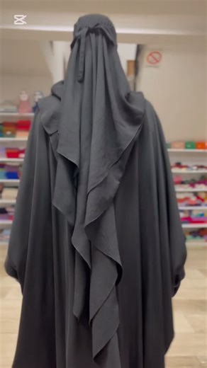 Butik Elma | Abaja dužine 153 cm – univerzalna veličina 🤍 Elegantna abaja izrađena od kvalitetnog saudijskog materijala koji je težak, lepo pada i ne... | Instagram