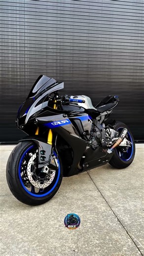 INSANE Yamaha YZF-R1 Custom Build | Stunning Art Design on a Superbike!