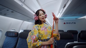 「デルタ・プレミアムセレクト」は、快適さを追求したデルタ航空の本格的なプレミアムエコノミー。広々としたシート、豪華な食事、大型スクリーンはもちろん、充実した機内サービスも提供しています。くつろぎの空間を実現したデルタ・プレミアムセレクトで快適な空の旅を楽しみください。 全ての搭乗クラスの動画はこちら⇒ https://www.youtube.com/watch?v=hGiVcf8zesQ&feature=youtu.be | Delta Air Lines