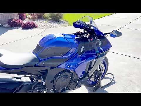 2023 Yamaha R1 vs R1M: Which High-Performance Yamaha Motorcycle is Right for You?