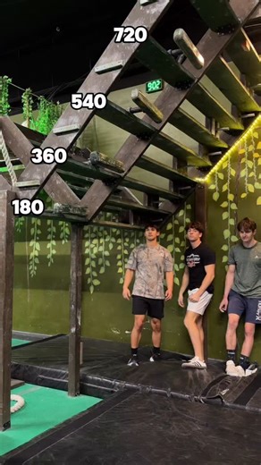 Enzo Deferrari Wilson on Instagram: "Hopper Game! #ninjawarrior #ninja #speed #climb"