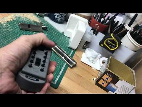 How to open a key safe
