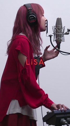 LiSA Performs '紅蓮華' from 鬼滅の刃 in a Powerful First Take | クイーン