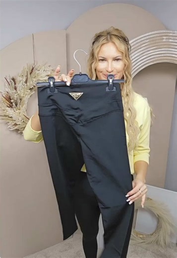 🛍️ Zamówisz przez FB: Garderoba Butik ⬅️ Uwaga nowość 🌟 Szybka wysyłka z magazynu w Polsce 📦 m5724 legginsy złota naszywka w pasie z tyłu 49 zł ✏ Oto dostępne warianty: ⏭ biore m5724 czarne sm, lxl WYMIARY: SM: Pas: 56-96 Biodra: 68-114 długość nogawki wewnętrznej: 59 długość nogawki zewnętrznej: 87 LXL: Pas: 58-98 Biodra: 70-116 długość nogawki wewnętrznej: 60 długość nogawki zewnętrznej: 88 WYMIARY AGI: Wzrost 172 cm Biust 100 cm Pas 86 cm Biodra 102 Biodra 102 Biodra 102 Biodra 102