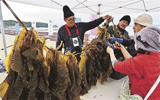 【動画】「潮垢離ひろめ」おいしいね　３月の弁慶市で販売、和歌山県田辺市扇ケ浜：紀伊民報AGARA｜和歌山県のニュースサイト