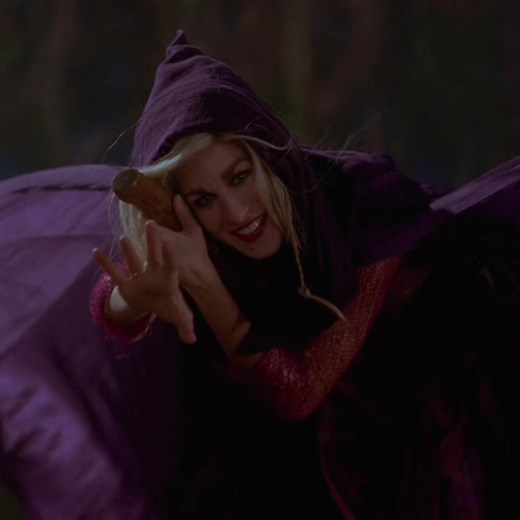 The Enchanting Beauty of Sarah Sanderson in Hocus Pocus