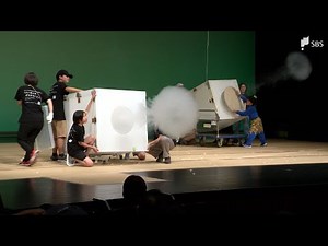 巨大な「空気砲」などに興味津々子どもに自然科学の楽しさ伝えるサイエンスショー＝静岡市