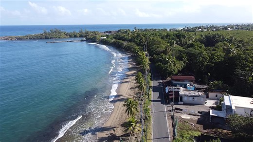 🌱 ¡Barceloneta nos recibió nuevamente para seguir transformando nuestras costas! 🌊 Con la reciente siembra en la playa Las Palmitas, reafirmamos nuestro compromiso de apoyar a las comunidades costeras y proteger el ambiente. Gracias al esfuerzo de nuestros voluntarios y aliados, cerramos el 2025 con más de 19,000 árboles sembrados desde 2023. Cada paso nos acerca a la meta de 25,000 árboles en 3 años para mitigar la erosión costera. ¡Gracias por ser parte de esta misión! 💚 ¡Juntos lo estamos 