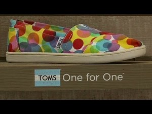 How TOMS donated 10 million shoes