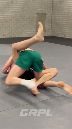 Relentless Battle for Top Control! #SubmissionWrestling #GrapplingScramble #GRPL