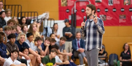 Technology expert shares the one message that can get teens to rethink their screentime