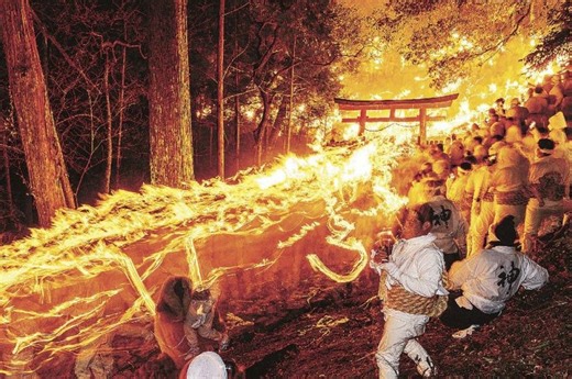 【動画】熊野に春呼ぶ「炎の竜」　和歌山県新宮で御燈祭り：紀伊民報AGARA｜和歌山県のニュースサイト