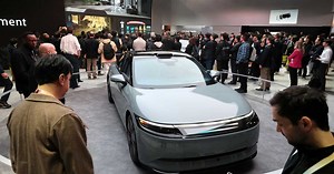 【動画】【動画＆フォト】ＥＶ「アフィーラ」、ＰＳ５コントローラーで走行　ソニー・ホンダがＣＥＳで披露