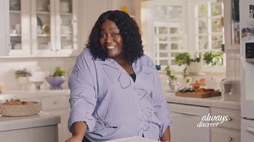 Always Discreet TV Spot, 'Julia and Sinora'