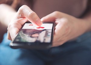 Research reveals the key to an irresistible online dating profile - Haas News | UC Berkeley Haas