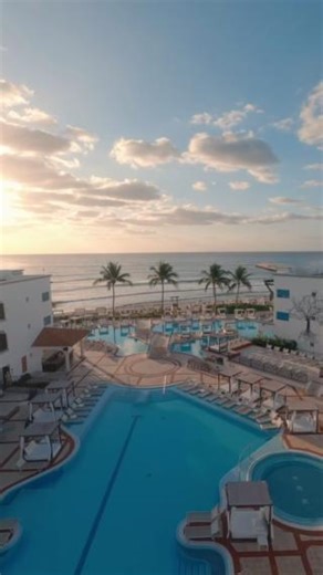 Introducing Hyatt Vivid Playa del Carmen — a beachfront, adults-only escape where every suite brings modern style, flavor flows at 13 restaurants and bars, and each day is made for vibrant moments. 🌴🎶 Just be you — we’ll handle the rest. . Te presentamos Hyatt Vivid Playa del Carmen: un resort todo incluido solo para adultos frente al mar, con suites modernas, 13 bares y restaurantes, y experiencias pensadas para que vivas intensamente cada momento. 🌊🎉 Sé tú mismo — nosotros nos encargamos d